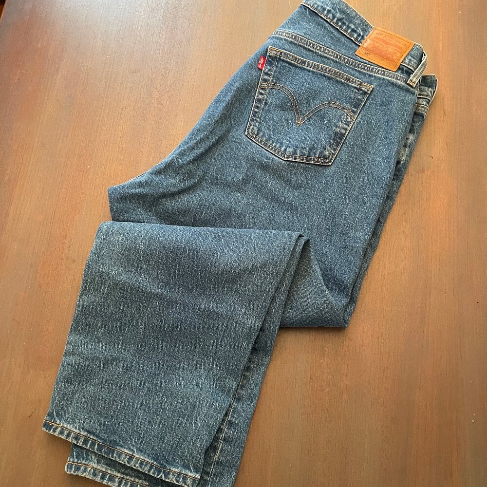 16W Levi's 501 medium wash cropped jeans, 26" inseam, straight leg, button fly